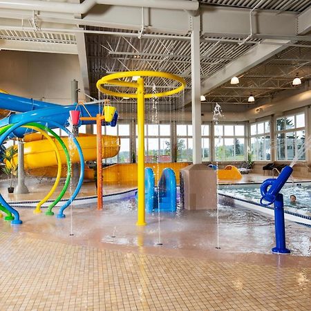 Pomeroy Inn & Suites Принс Джордж Екстериор снимка