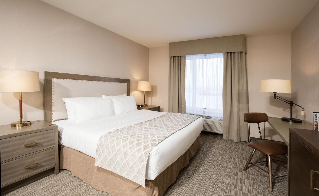 Pomeroy Inn & Suites Принс Джордж Екстериор снимка