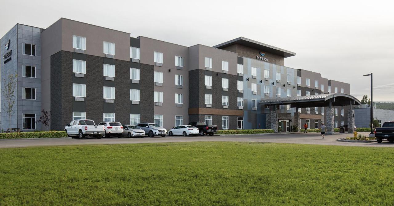 Pomeroy Inn & Suites Принс Джордж Екстериор снимка