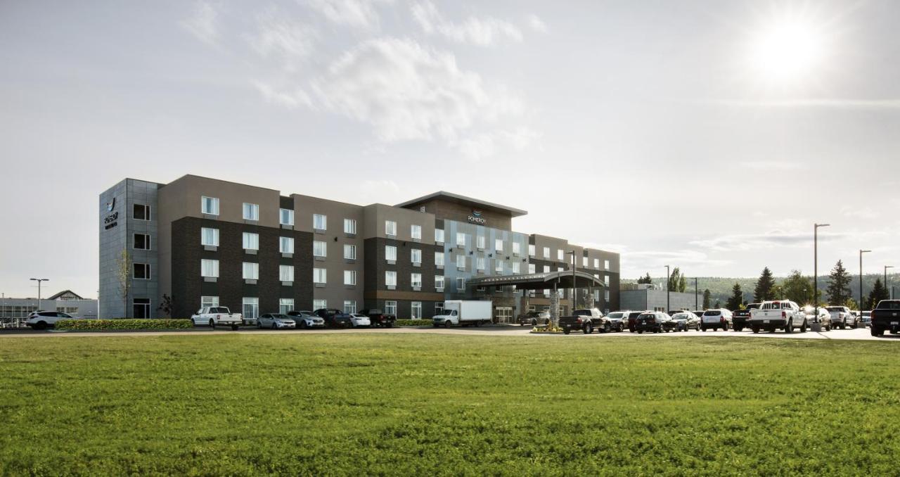 Pomeroy Inn & Suites Принс Джордж Екстериор снимка